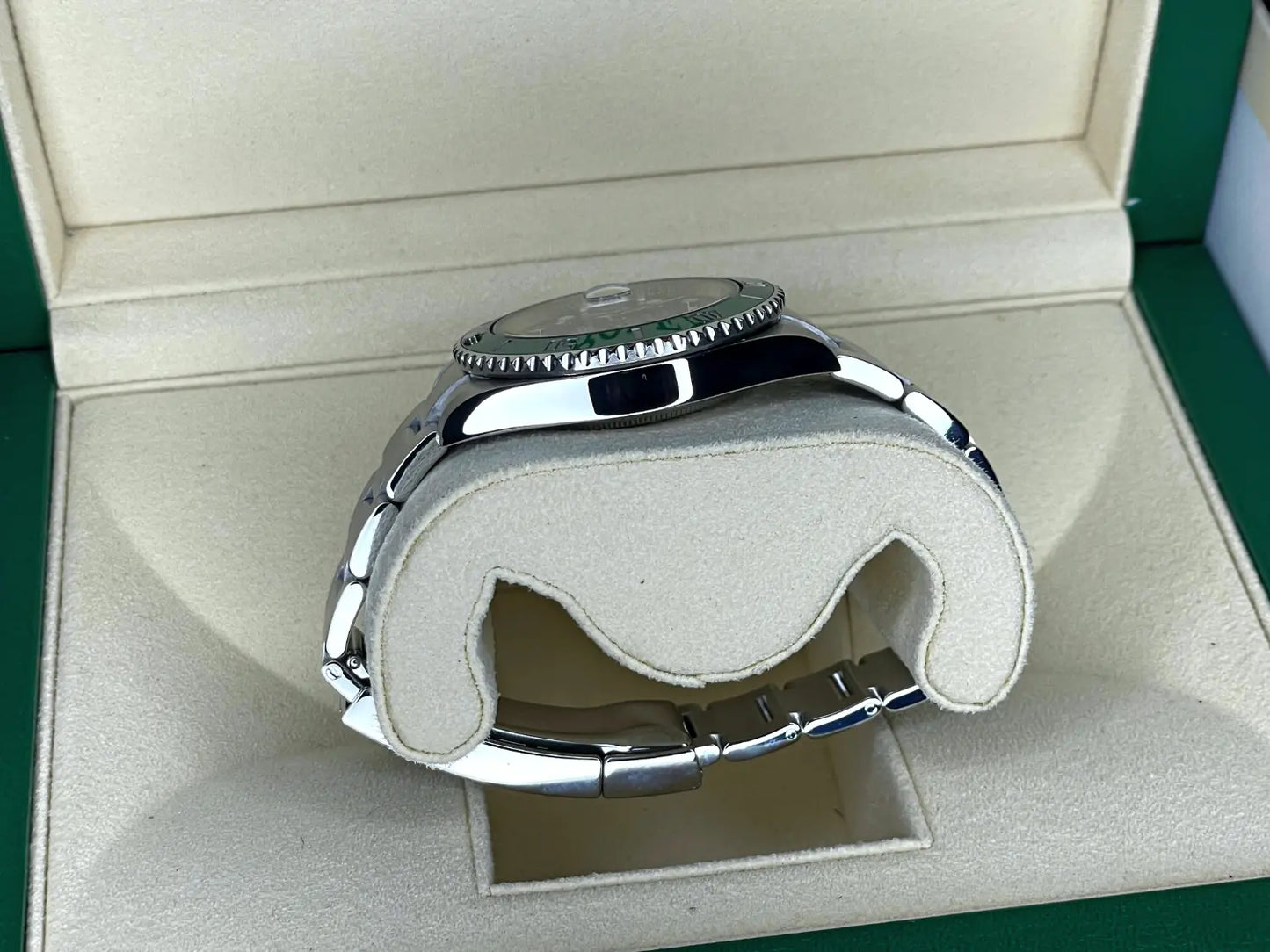 Rolex Submariner "Hulk" Date 40mm - Impossible Watches - For Sale