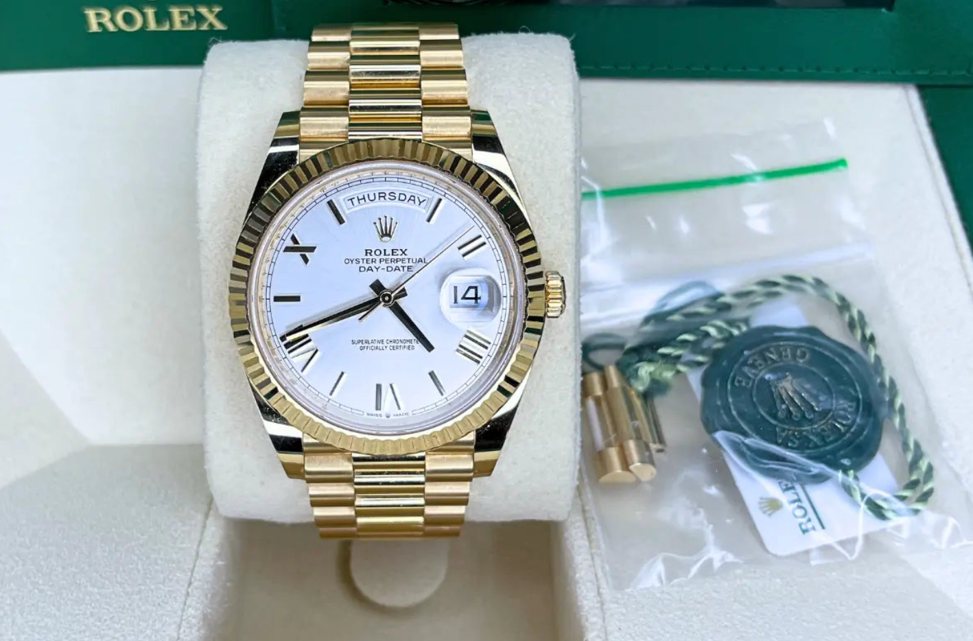 Rolex 228238 Day-Date 40 Yellow Gold Silver Dial MINT 2020