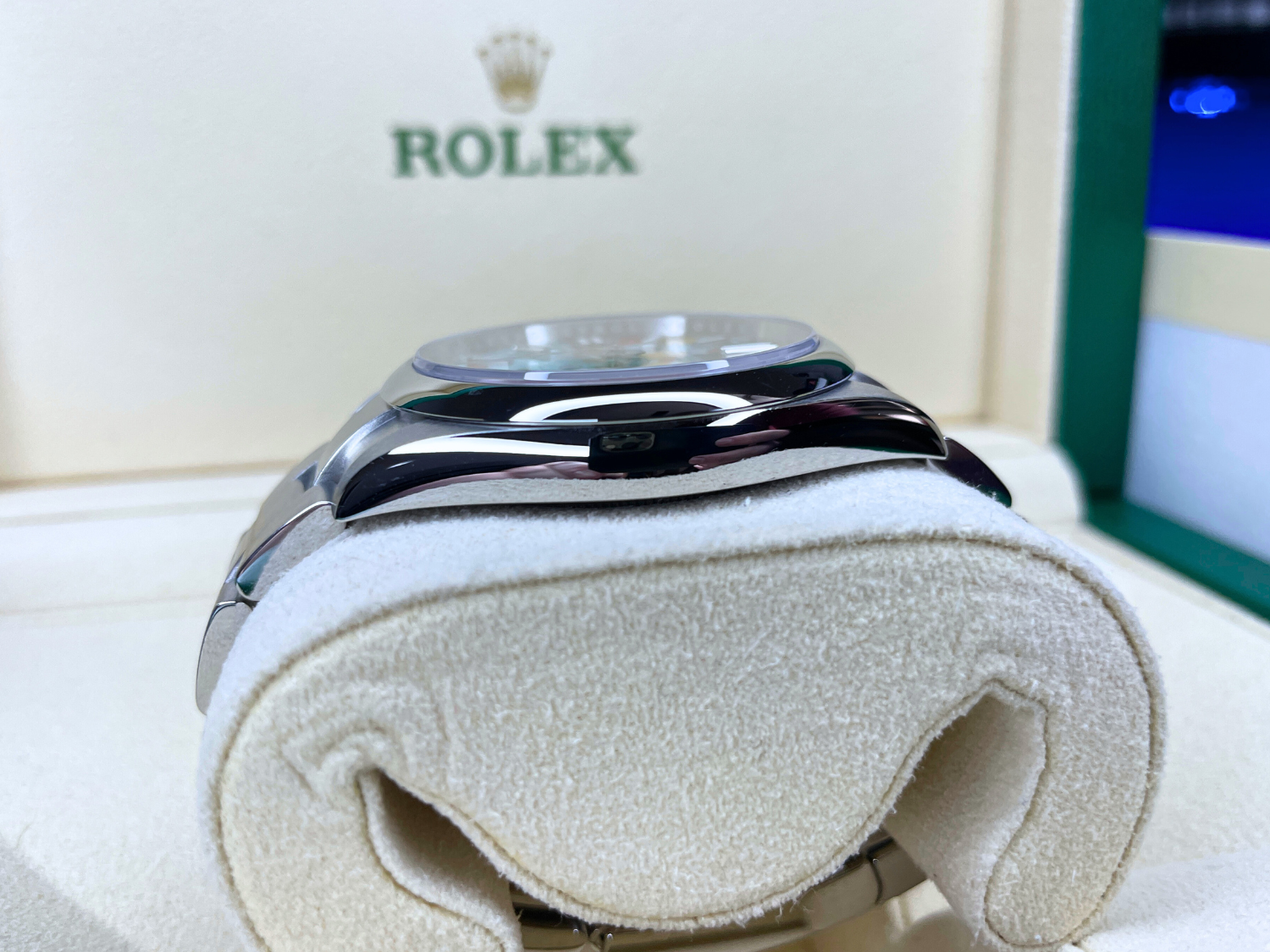 Rolex 124300 OP41 Celebration Dial MINT 2023 Rolex - For Sale