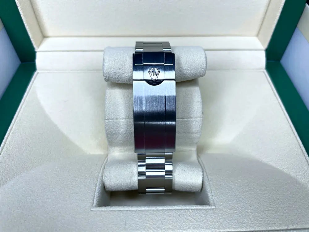 Rolex Submariner "Kermit" Date 41mm <br>MINT 2021</br> - Impossible Watches - For Sale