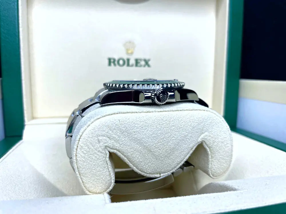 Rolex Submariner "Kermit" Date 41mm <br>MINT 2021</br> - Impossible Watches - For Sale