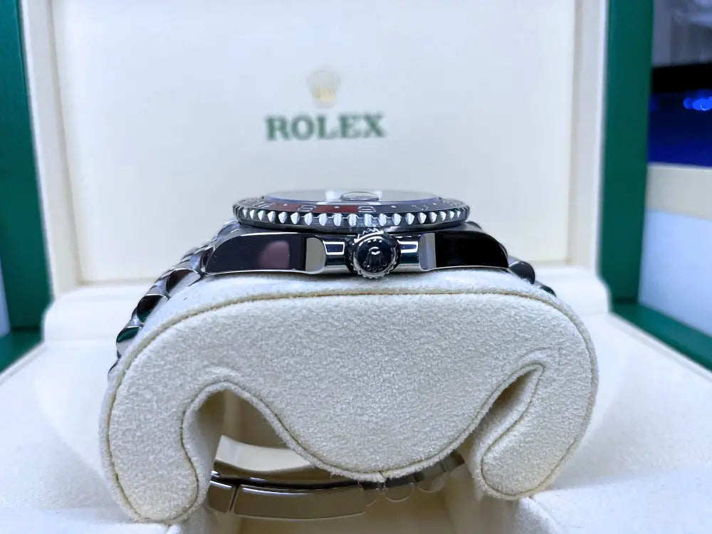 ROLEX GMT MASTER-II Pepsi 40mm on Jubilee - Impossible Watches