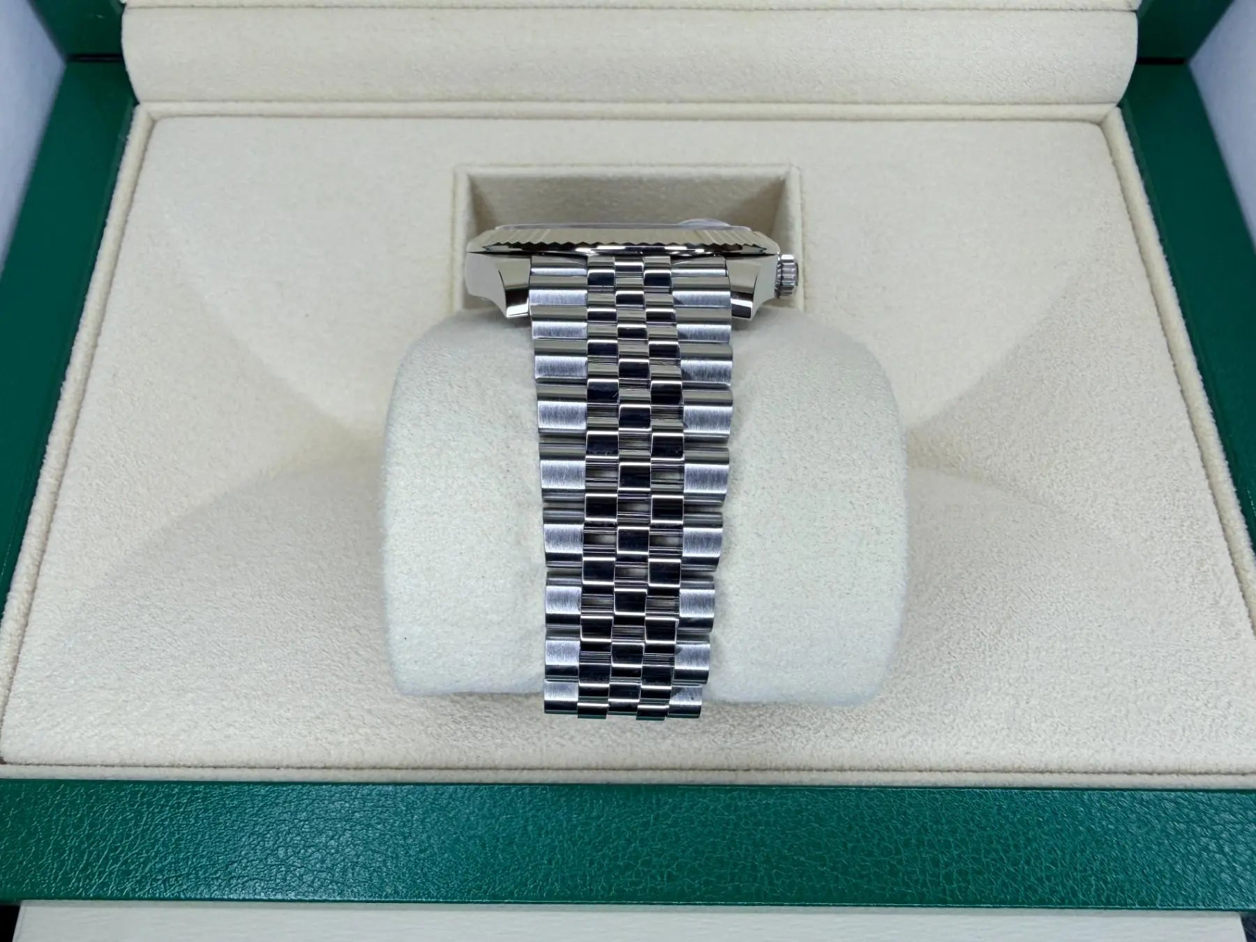 Rolex 126334 Datejust 41 White Stick Dial MINT 2022 - For Sale