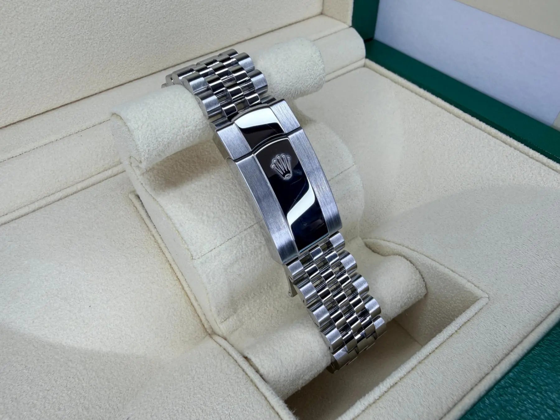Rolex 126334 Datejust 41 White Stick Dial MINT 2022 - For Sale