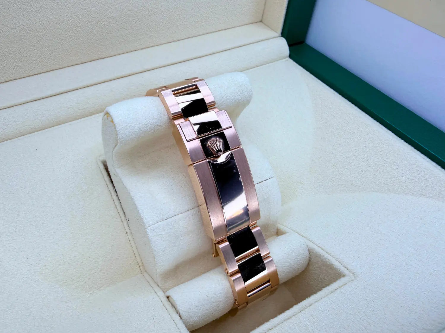 Rolex 126505 Daytona Everose Gold Sundust Dial - Impossible Watches