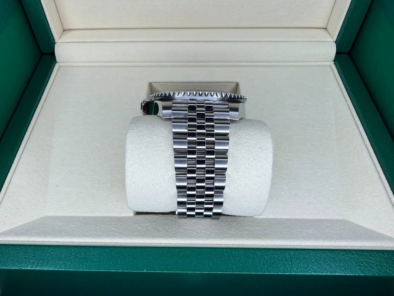 Rolex 126710GRNR "Bruce Wayne" GMT-Master II on Jubilee MINT 2025 - Impossible Watches