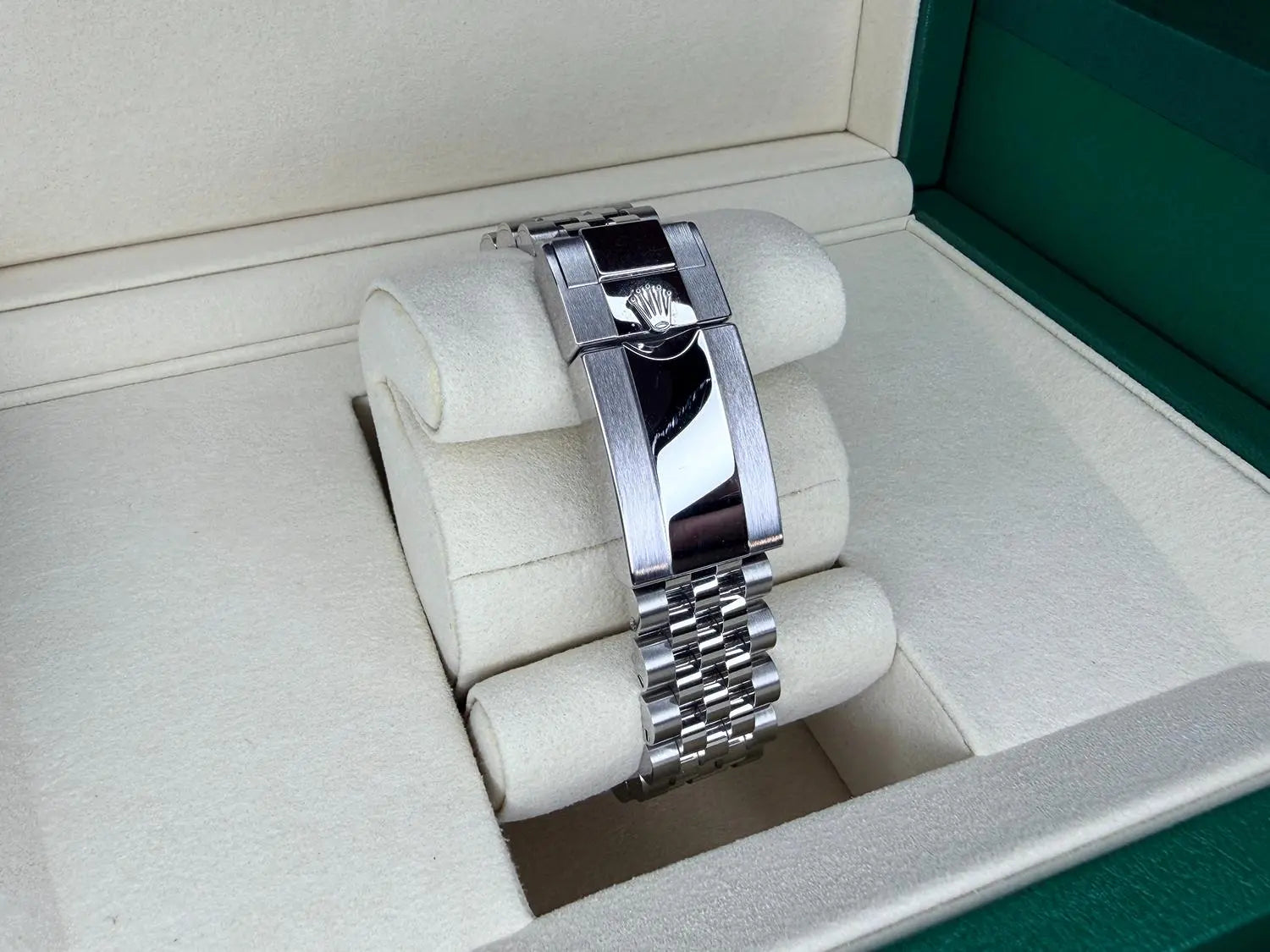 Rolex 126710GRNR "Bruce Wayne" GMT-Master II on Jubilee MINT 2025 - Impossible Watches