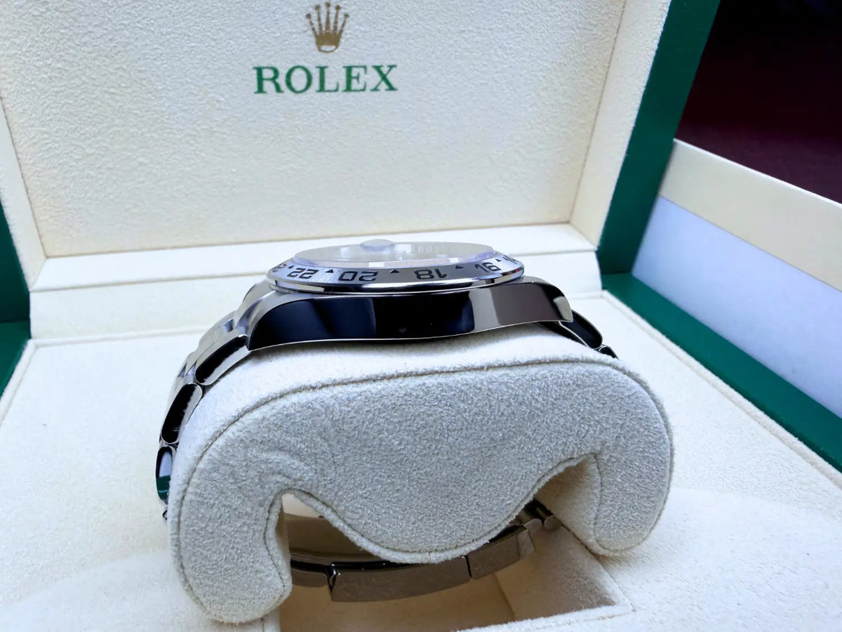 Rolex 226570 Explorer II MINT 2024 - Impossible Watches