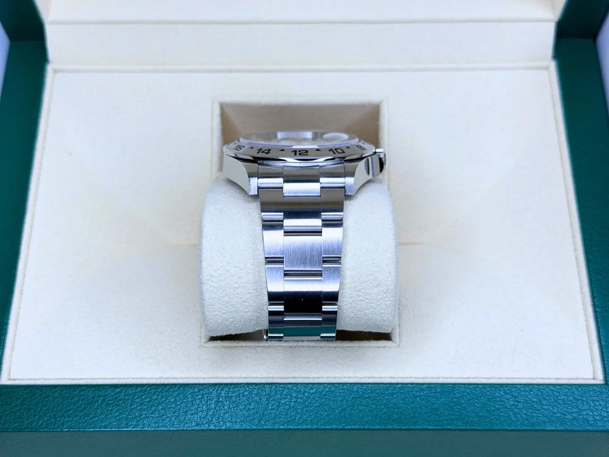 Rolex 226570 Explorer II MINT 2024 - Impossible Watches
