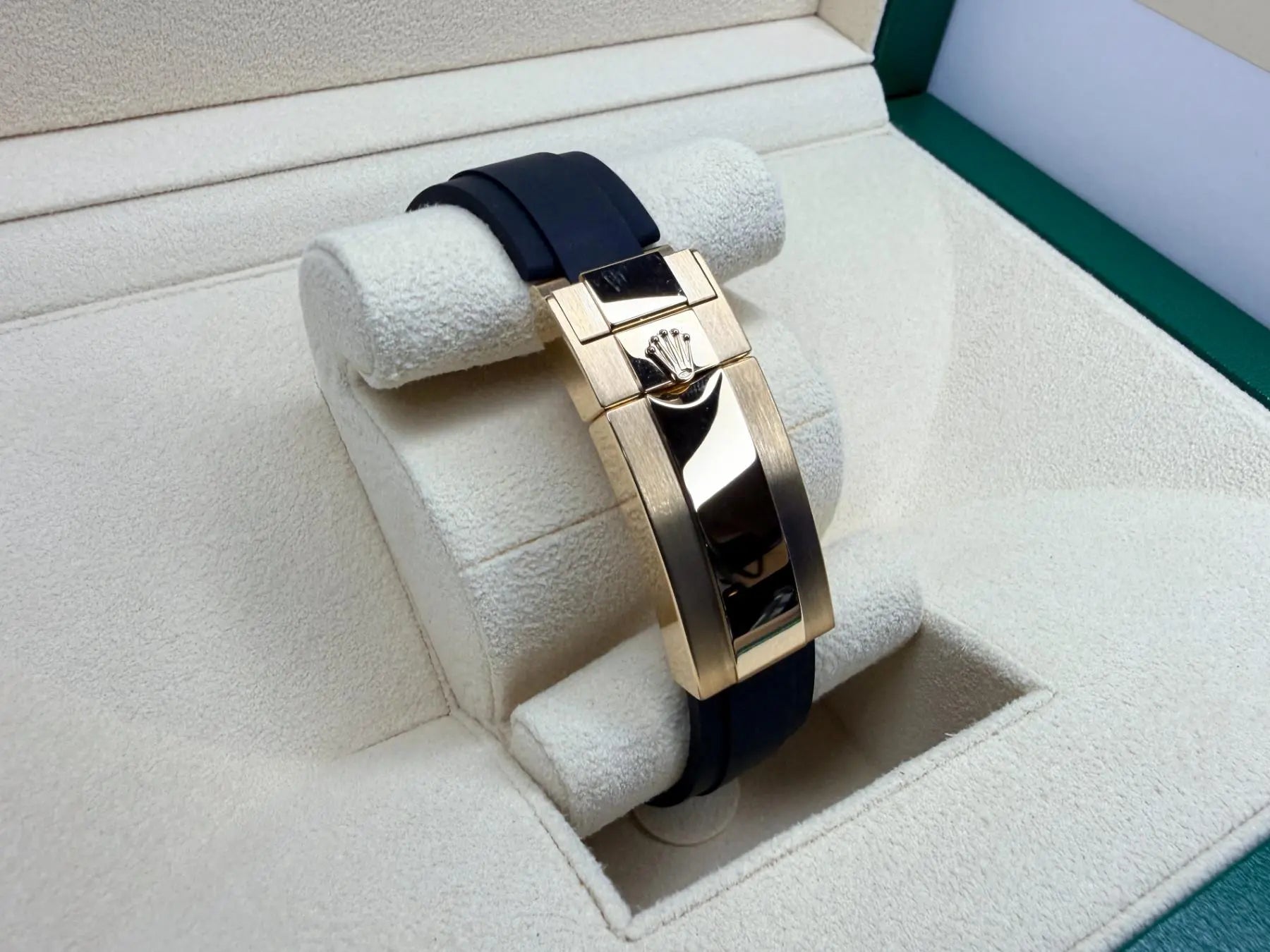 Rolex 226658 Yachtmaster 42 Yellow Gold MINT 2024 Rolex - For Sale