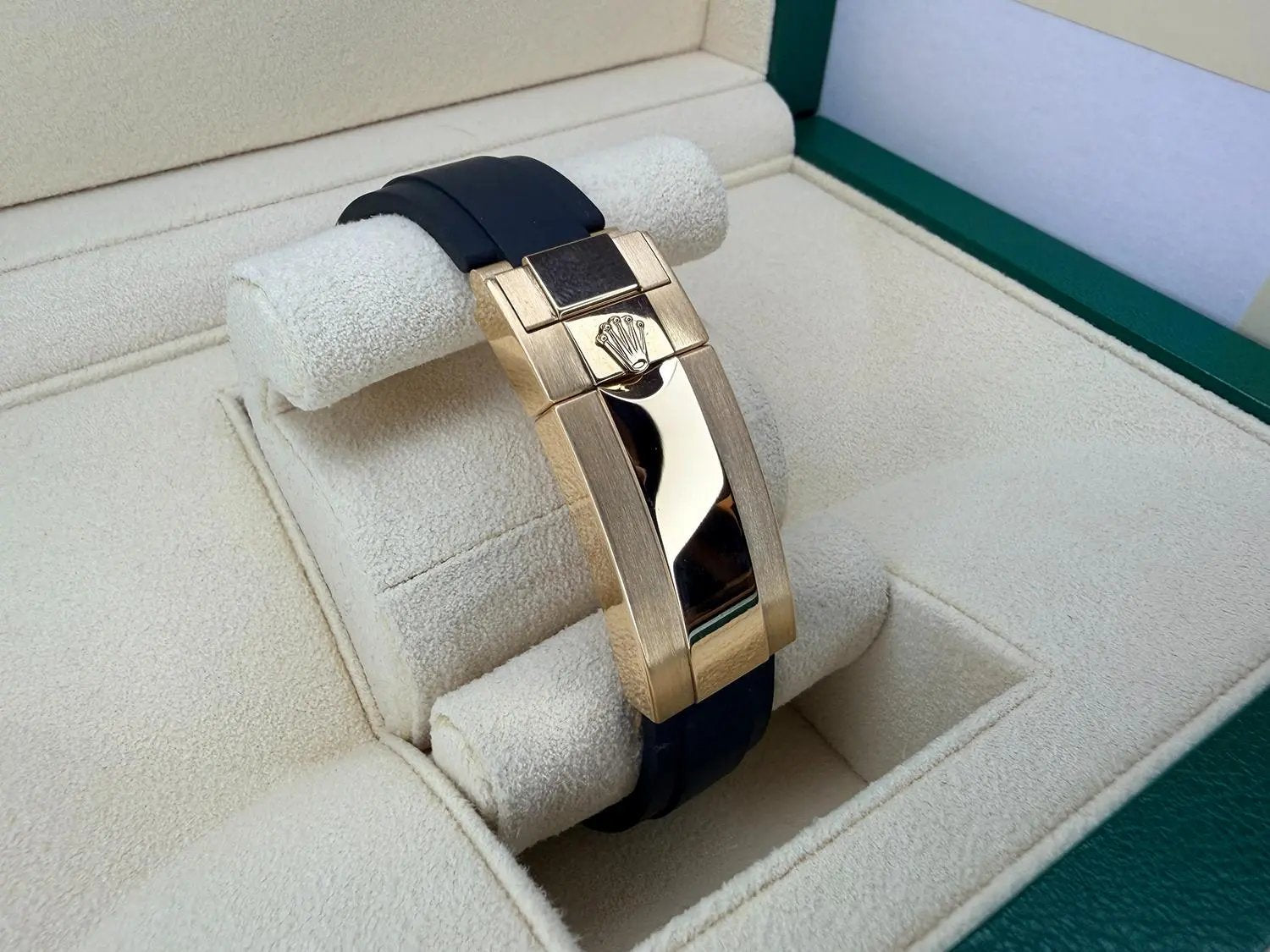 Rolex 226658 Yachtmaster 42mm Yellow Gold - Impossible Watches