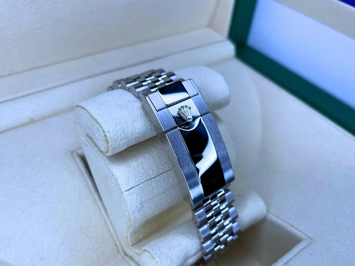 Rolex GMT-Master II Pepsi 40mm BNIB 2023 - Impossible Watches