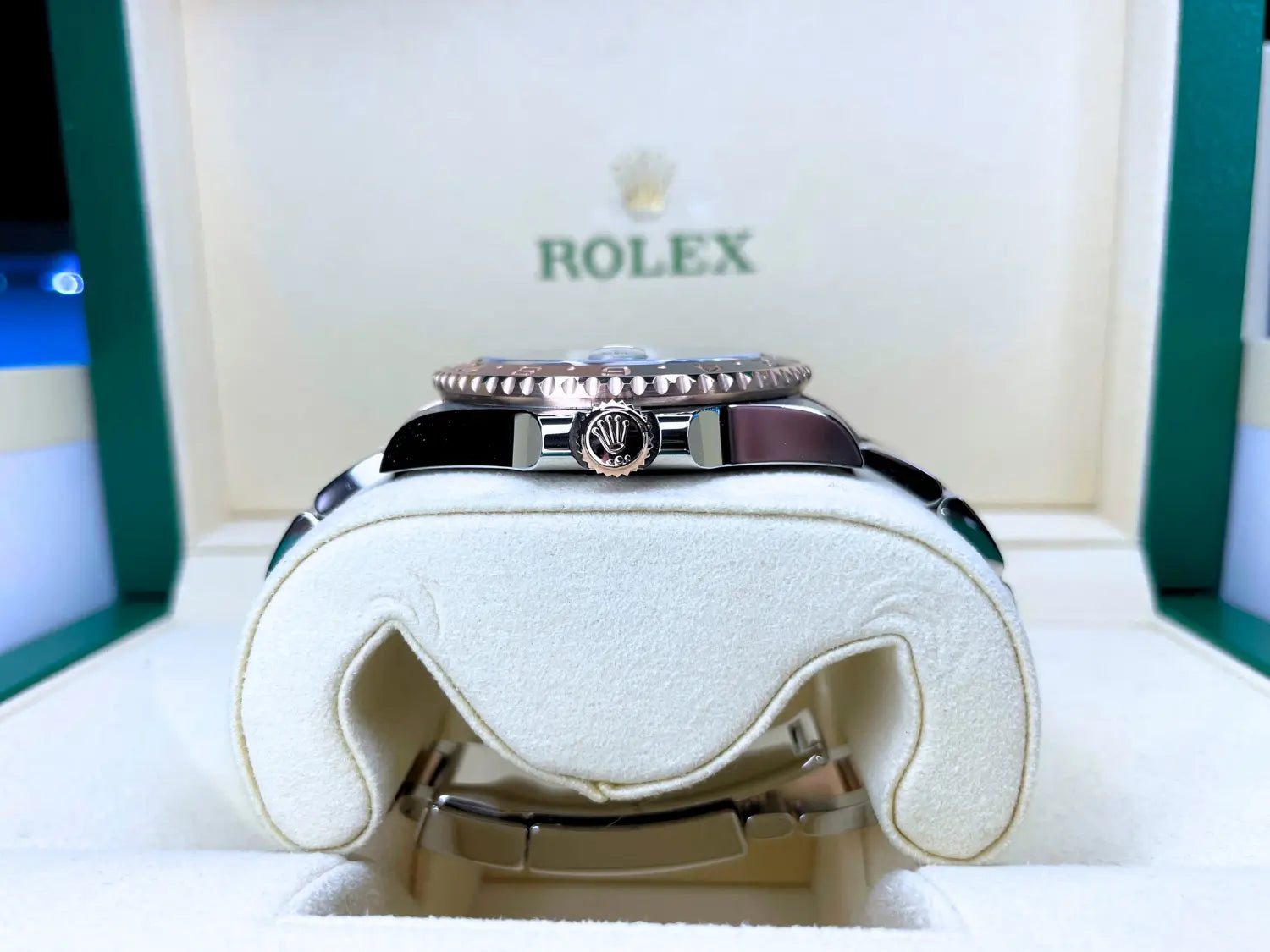 Rolex GMT-Master II "Rootbeer" Two Tone MINT - Impossible Watches
