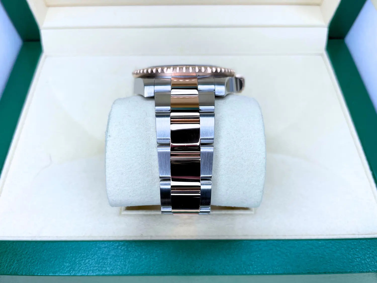 Rolex GMT-Master II "Rootbeer" Two Tone MINT - Impossible Watches
