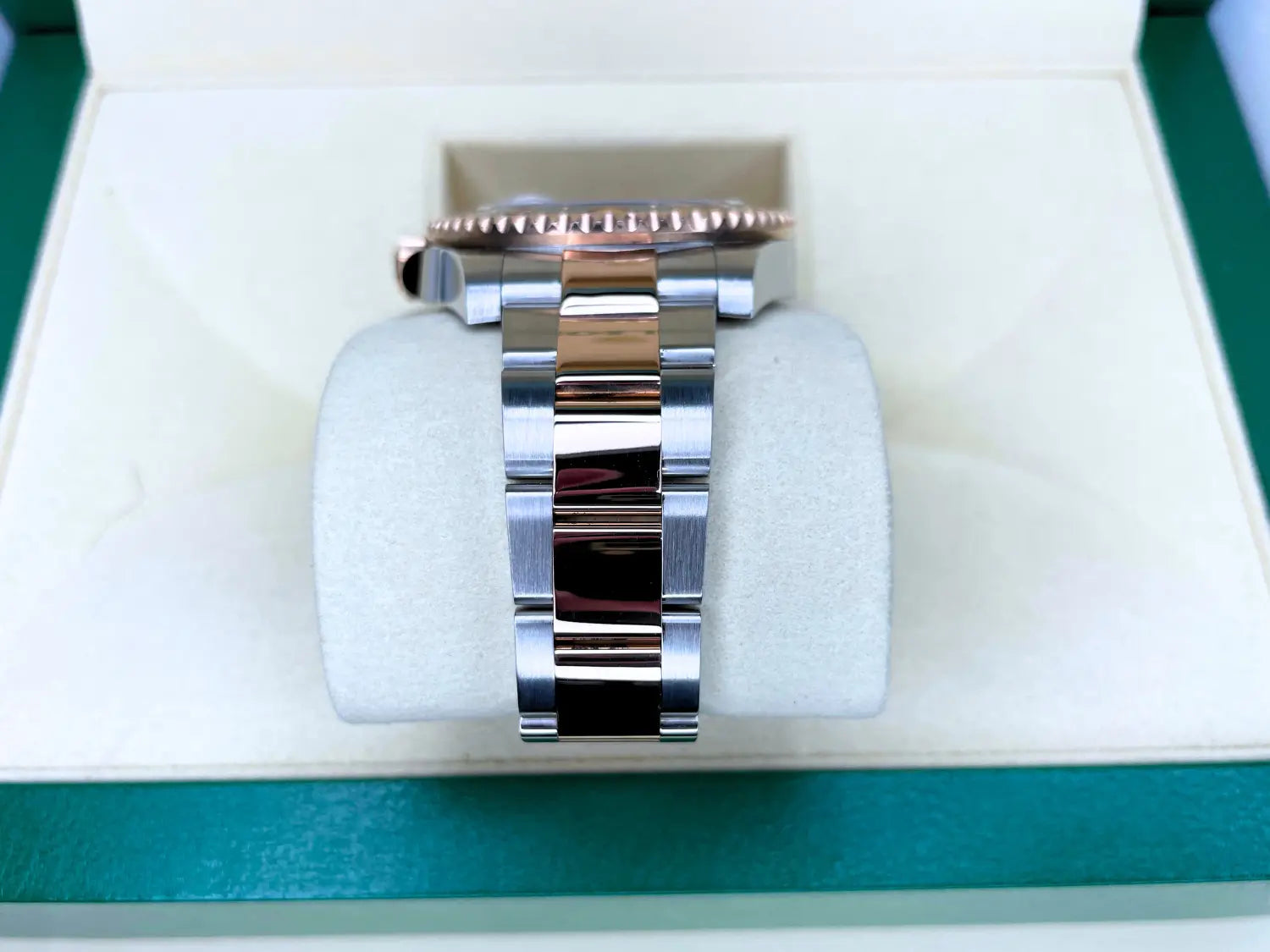 Rolex GMT-Master II "Rootbeer" Two Tone MINT - Impossible Watches