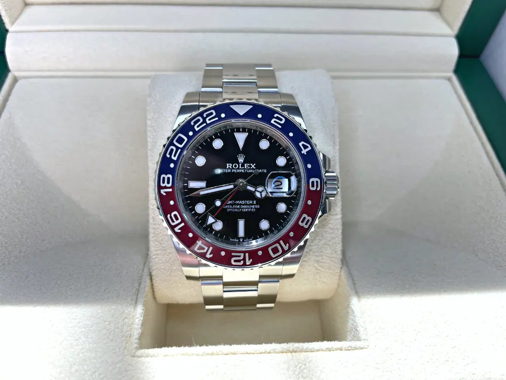 ROLEX GMT MASTER-II "Pepsi" 40mm <br> MINT 2023 </br> - Impossible Watches - For Sale