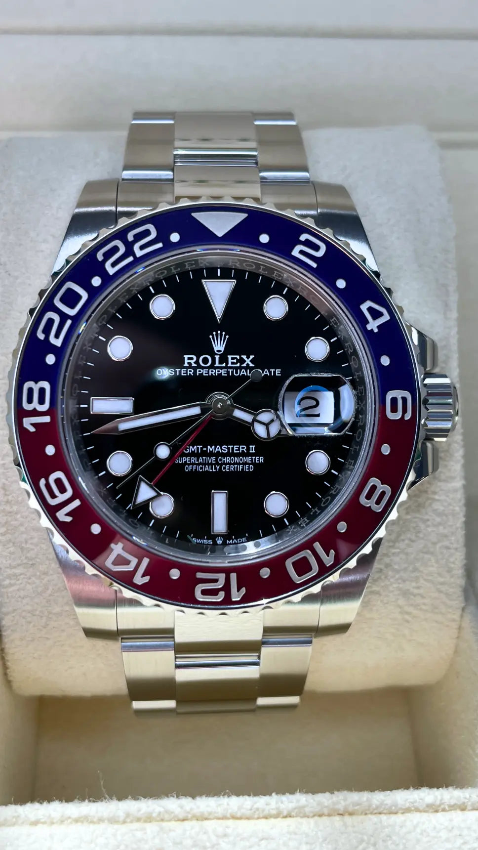 ROLEX GMT MASTER-II "Pepsi" 40mm <br> MINT 2023 </br> - Impossible Watches - For Sale