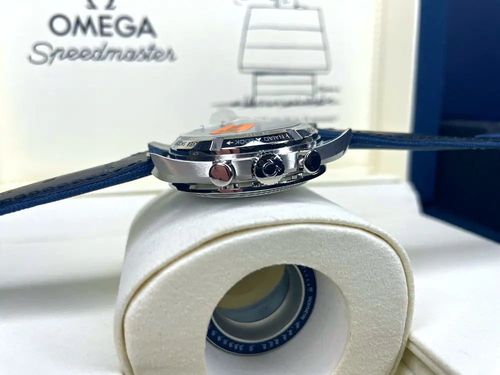 Omega Snoopy Speedmaster Moonwatch 50th BNIB 2023 - Impossible Watches
