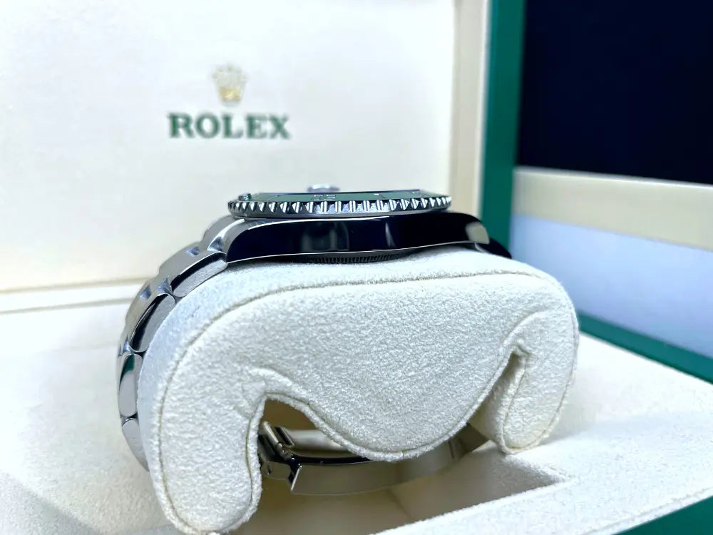 Rolex Submariner "Kermit" Date 41mm <br>MINT 2021</br> - Impossible Watches - For Sale